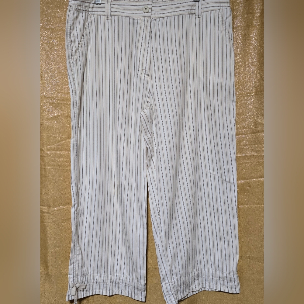 Kim Rogers Striped Brown and White Pin Stripe Capris with Side Bow 100% Cotton